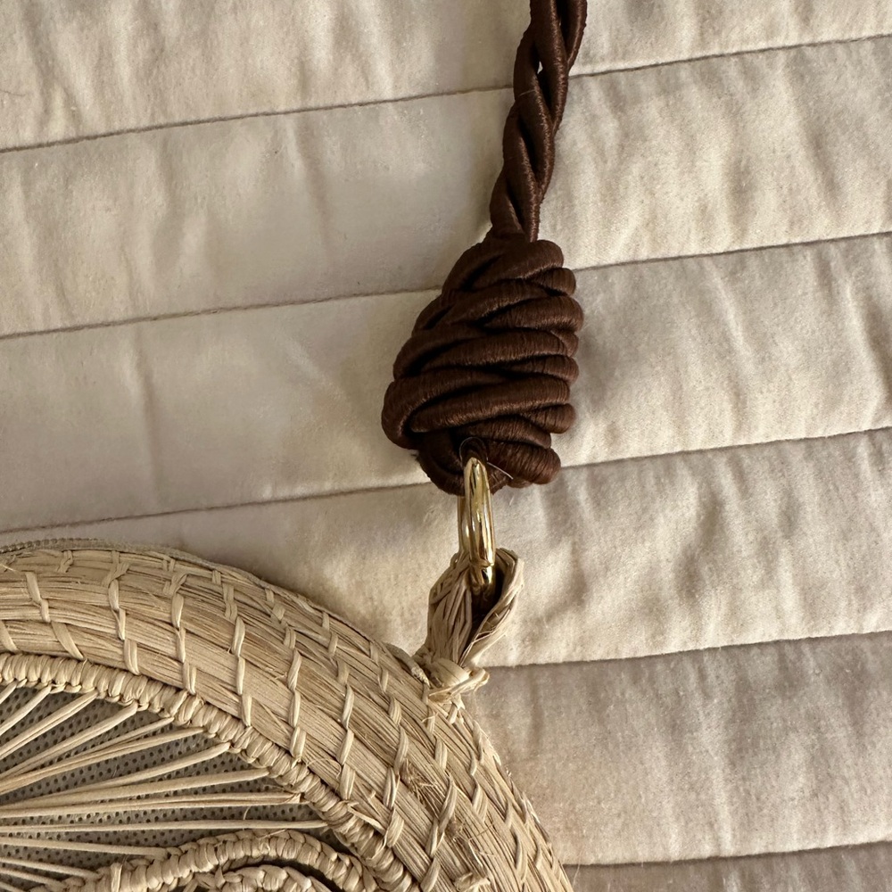 Elegant Beige and Brown Woven Crossbody Bag - Picture 3 of 6